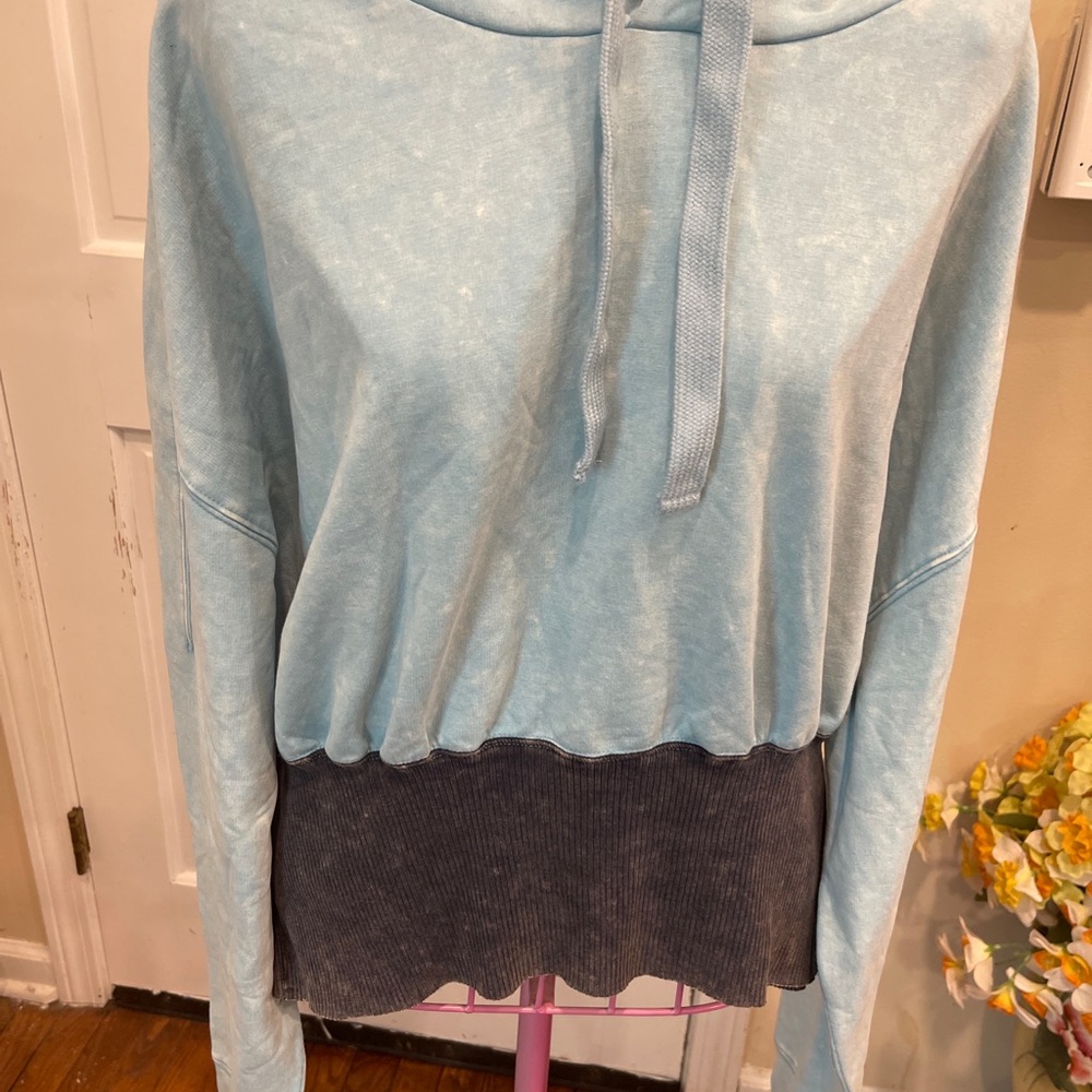 Free People Movement Pullover Stretchy Ribbed Waist Hooded Tie Dye SZ L In Blue